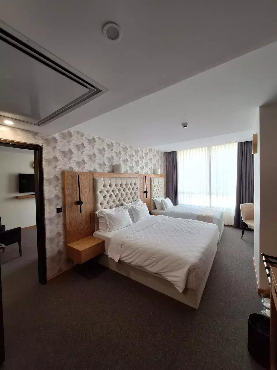 Alibaba https://cdn.alibaba.ir/ostorage/hotel-accommodation-images/69624abf6b43e2b9afa3bc54_سوییت بیزینس (1).webp